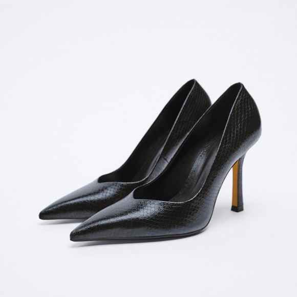 NWOT. Zara Black Heeled Shoes. Size 7,5. - Picture 2 of 7